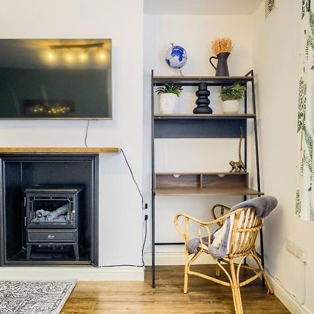 Low Rate For A 4-Bedroom House In Coventry With Free Unlimited Wi-Fi 2 Car Parking 53 Qmc Εξωτερικό φωτογραφία