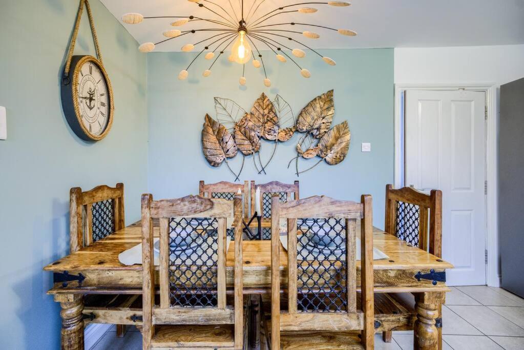 Low Rate For A 4-Bedroom House In Coventry With Free Unlimited Wi-Fi 2 Car Parking 53 Qmc Εξωτερικό φωτογραφία