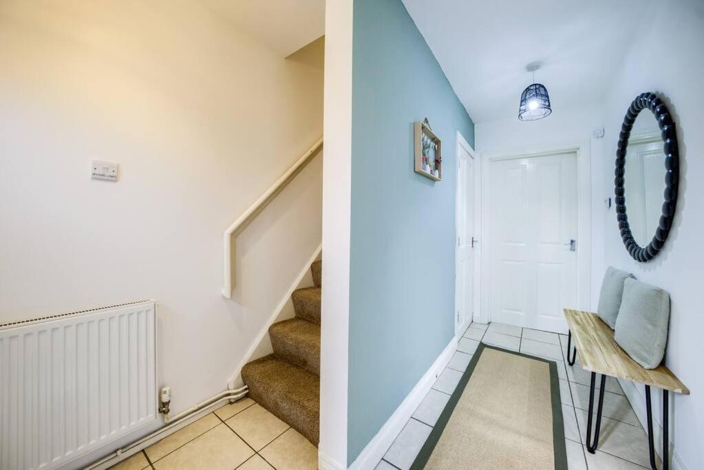 Low Rate For A 4-Bedroom House In Coventry With Free Unlimited Wi-Fi 2 Car Parking 53 Qmc Εξωτερικό φωτογραφία
